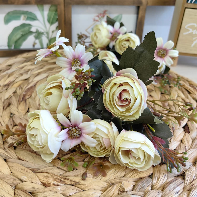 Искусственные цветы в Стерлитамаке | Цветы искусственные «Камелии с мелкоцветом», сиренево-молочные, букет